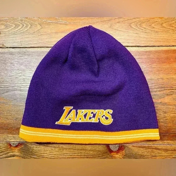 Vintage Adidas | Reversible Lakers Beanie / Hat | Yellow or Purple - Picture 4 of 5